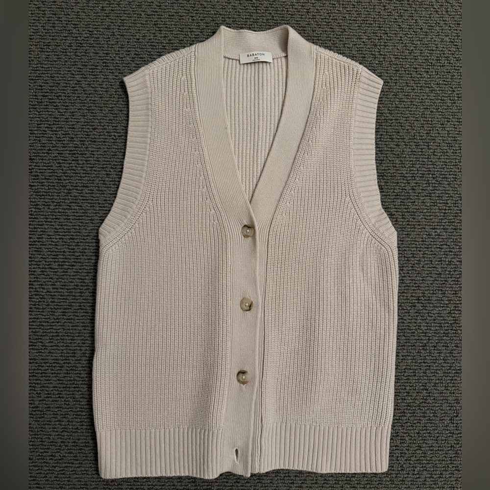 Aritzia Babaton sweater vest
